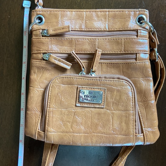 Nichole Miller crossbody satchel - Picture 6 of 11
